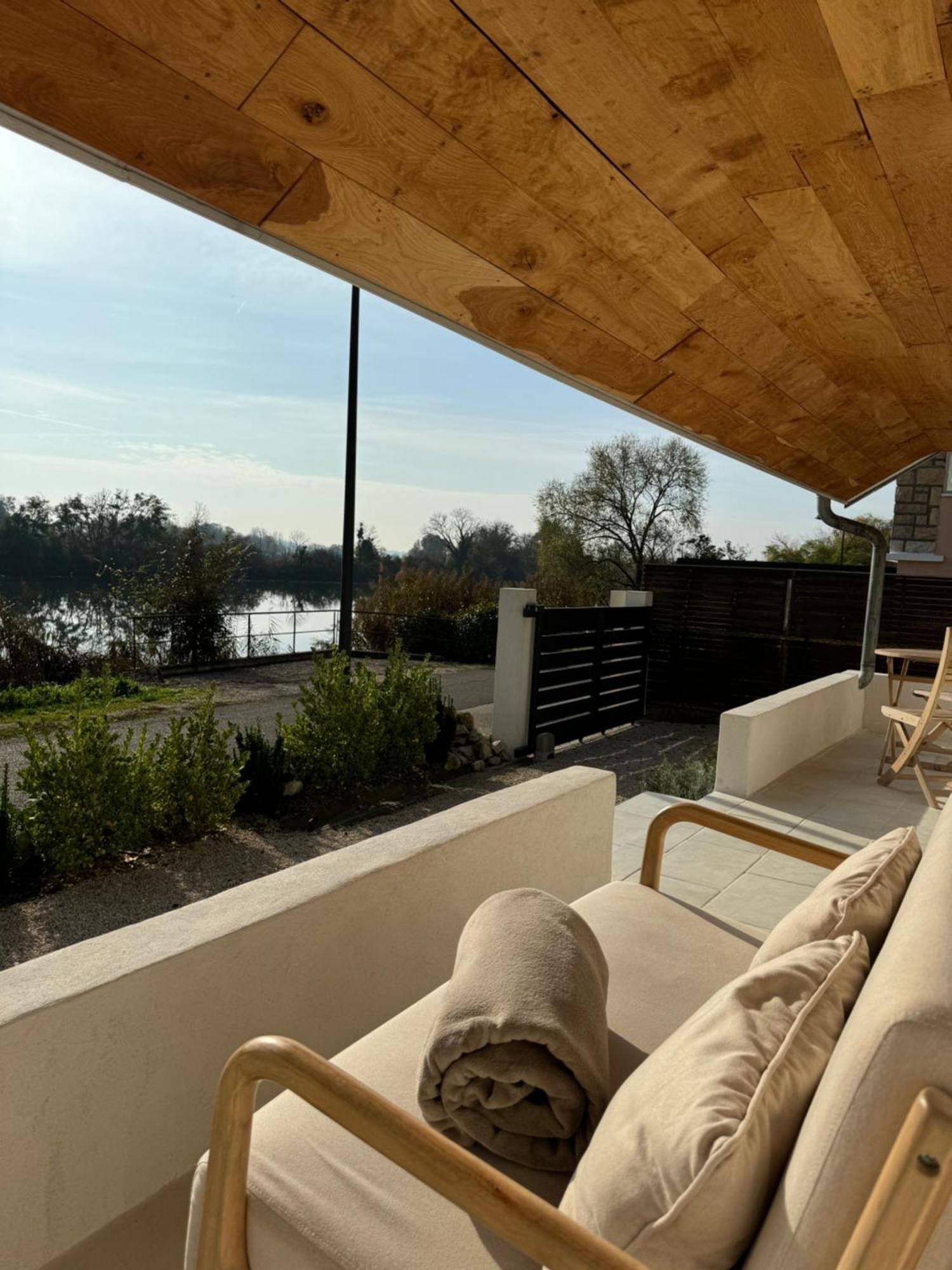 Maison Au Bord De L'Eau Les Roches Rochefort-sur-Nenon Kültér fotó